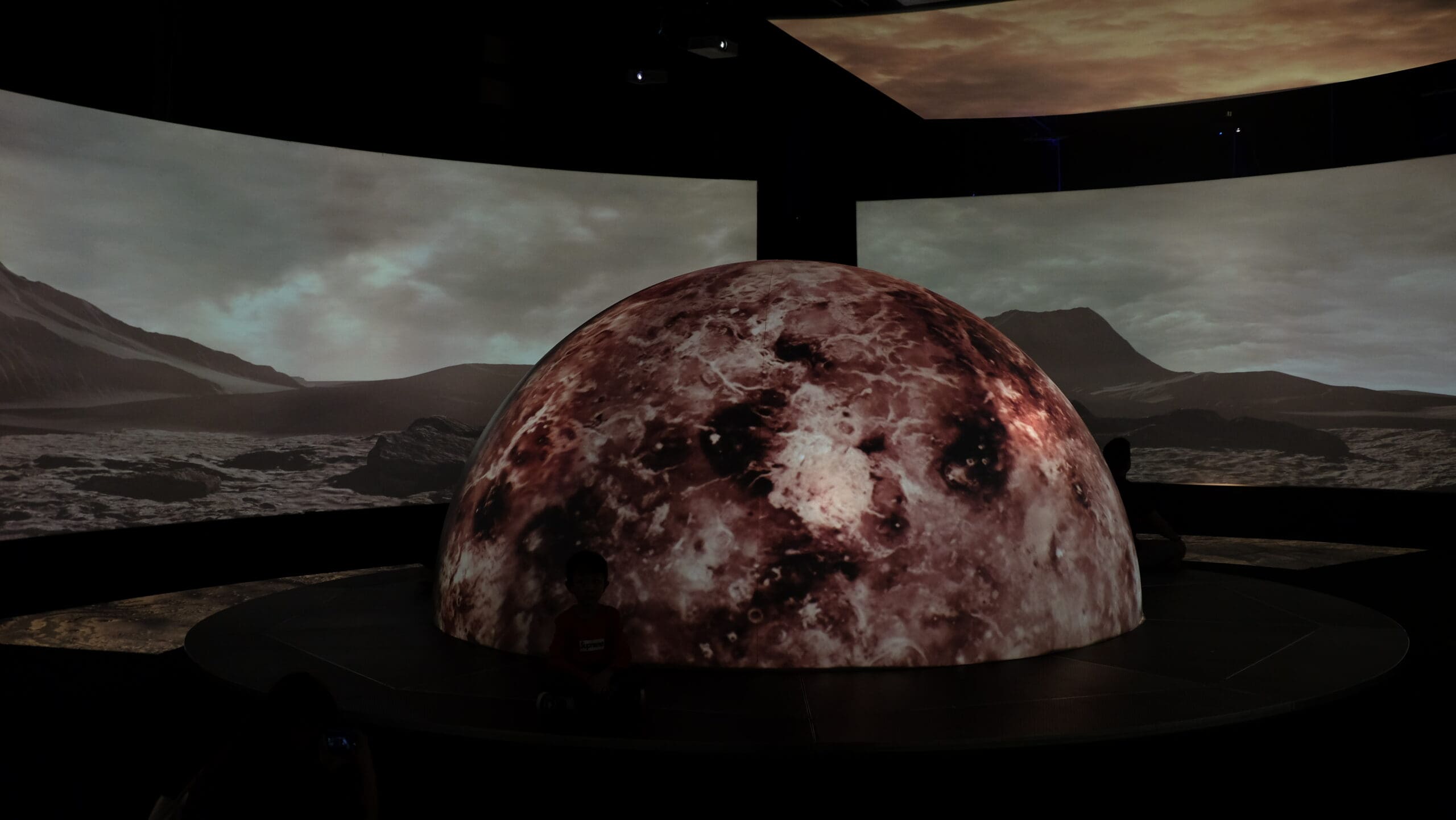 Neighborhood Earth - traveling exhibition - Installation View